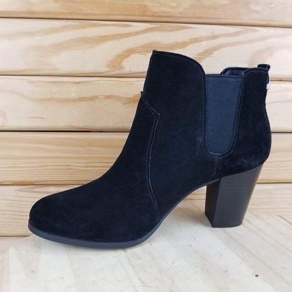 Koolaburra by UGG Dvita Women's 9.5 US Black Suede Ankle Boots Western Biker - Picture 9 of 11